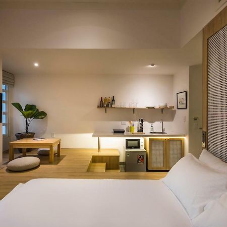 Circadian Japanese Studios In Downtown Хошимин Екстериор снимка